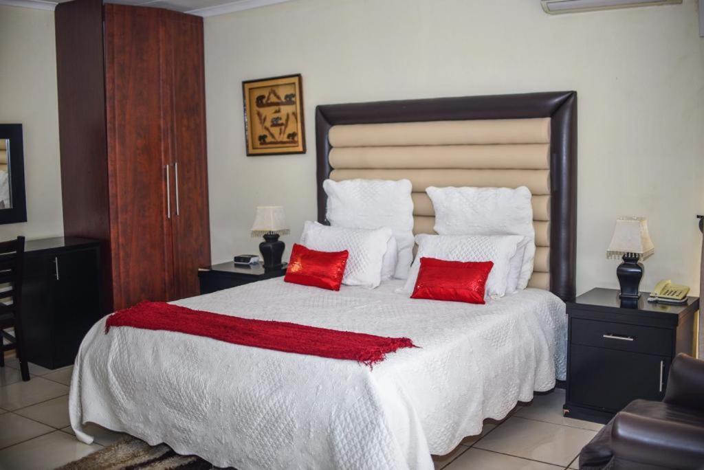 Tshedza Guest Lodge Louis Trichardt Exterior foto