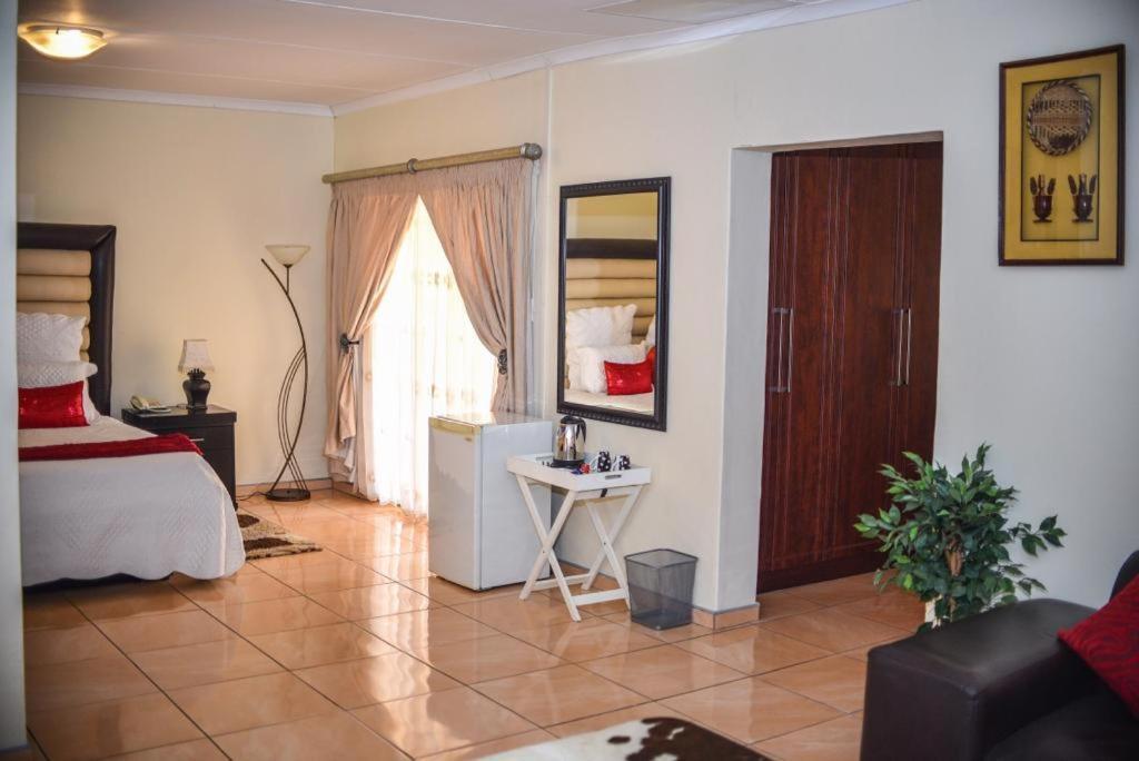 Tshedza Guest Lodge Louis Trichardt Exterior foto