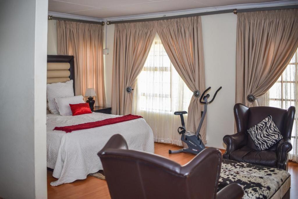 Tshedza Guest Lodge Louis Trichardt Exterior foto